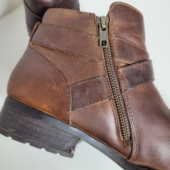 Born Women's Menswear-Inspired Dark Brown Distressed Chaval Booties - Size 9.5 - Picture 9 of 15